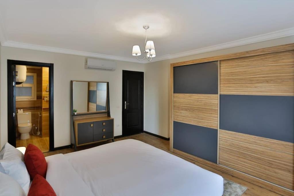 Parkside Boutique 3 Bbr Serviced Apartment - Ocean Blue - Near Airport Cairo Exterior photo