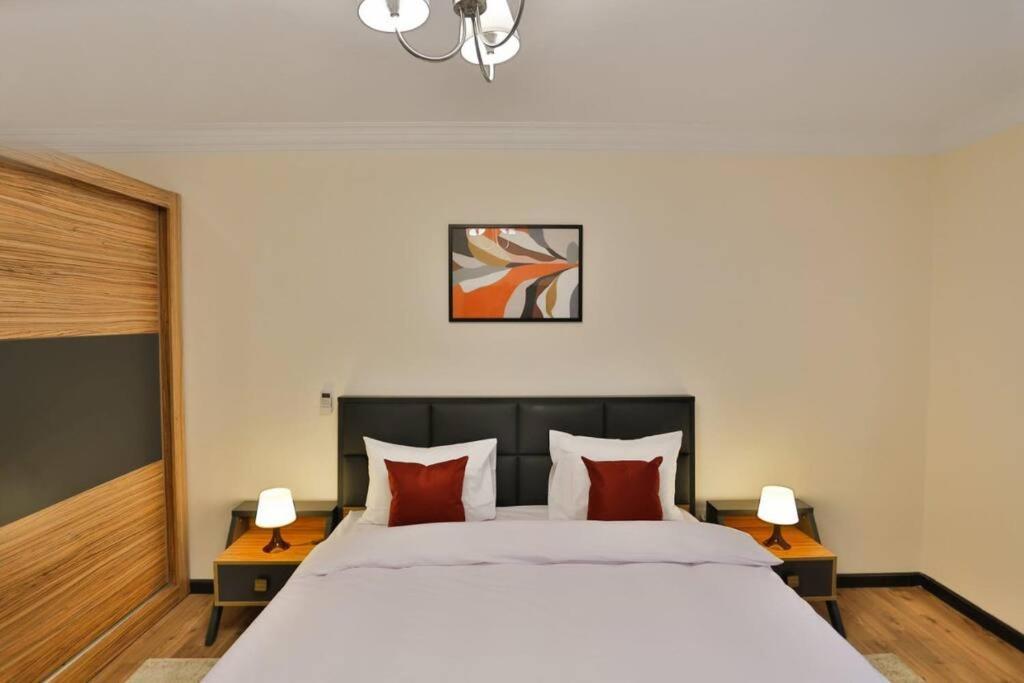 Parkside Boutique 3 Bbr Serviced Apartment - Ocean Blue - Near Airport Cairo Exterior photo